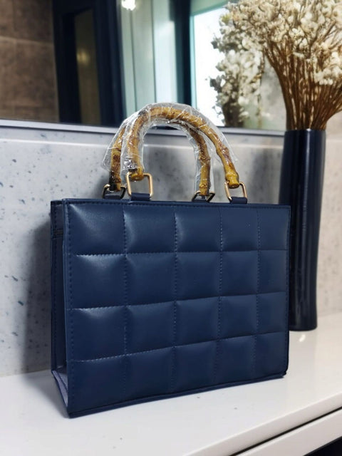 "Elegant Leather Bag for Ladies โ Timeless Style and Sophistication"